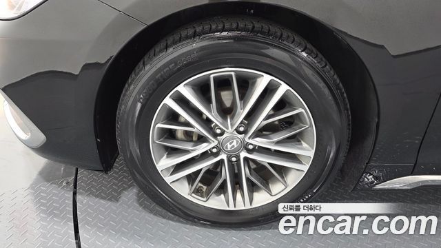 Hyundai Grandeur IG 3.0 LPi Modern (Rental Car) - фото 4