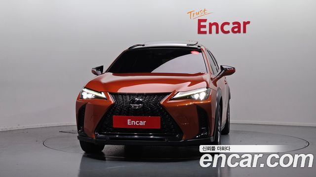 Lexus UX 2.0 F-Sport 2WD - фото 2