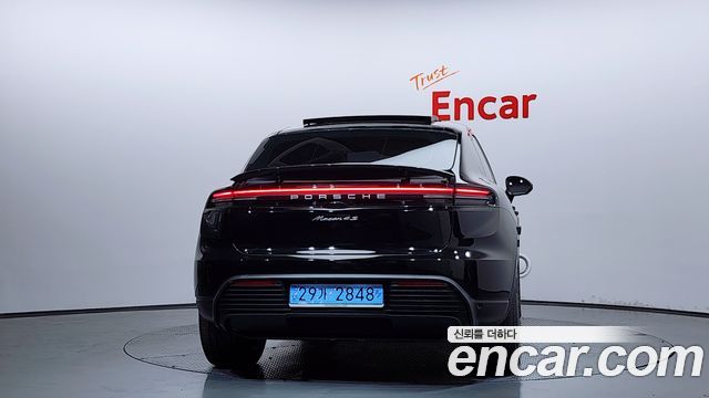 Porsche Macan EV 4S - фото 3