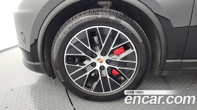 Porsche Macan EV 4S - фото 4