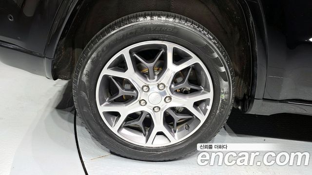 Jeep Cherokee 3.6 Overland WK2 - фото 4