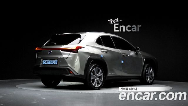 Lexus UX 2WD - фото 1