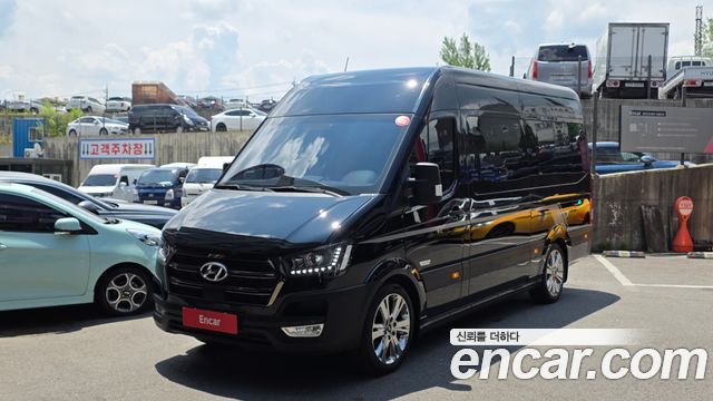 Hyundai Solati 11-Seater Luxury - фото 0