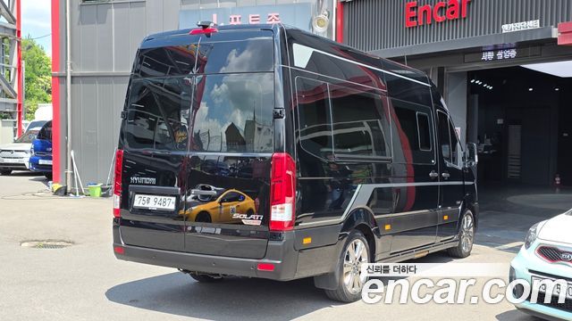 Hyundai Solati 11-Seater Luxury - фото 1