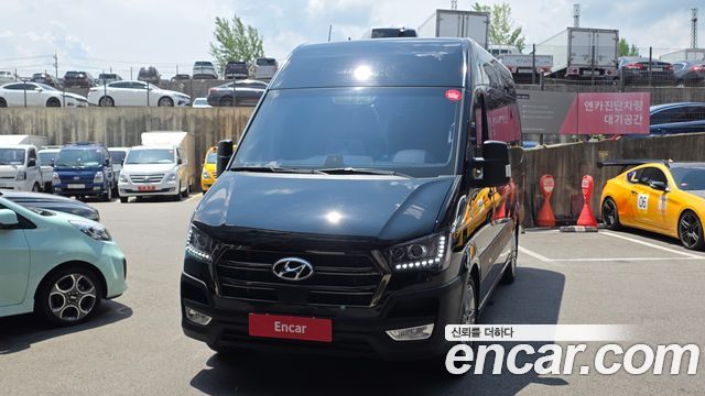 Hyundai Solati 11-Seater Luxury - фото 2