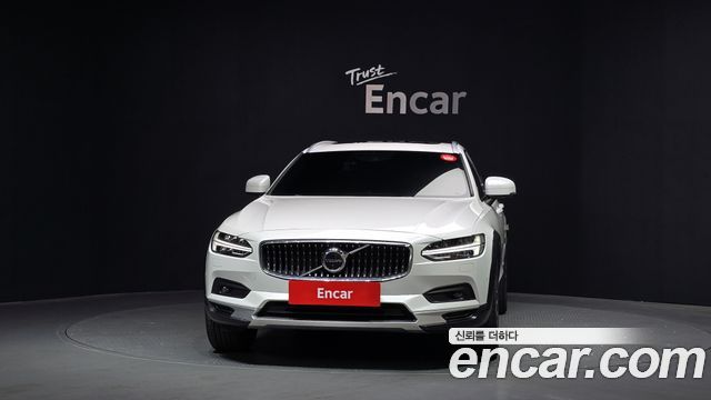 Volvo V90 B5 Pro AWD - фото 2
