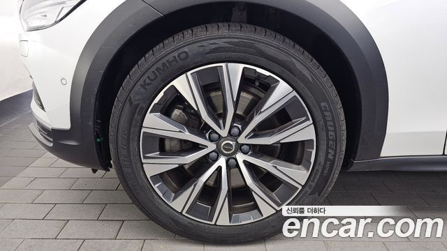 Volvo V90 B5 Pro AWD - фото 4