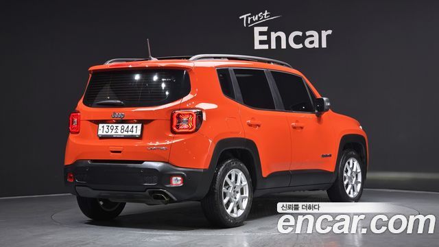 Jeep Renegade 2.4 Limited - фото 1