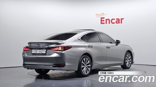 Lexus ES 7-го поколения Supreme - фото 1