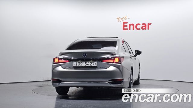 Lexus ES 7-го поколения Supreme - фото 3