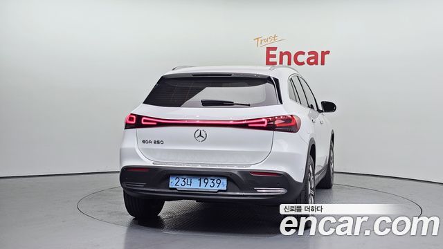 Mercedes-Benz EQA H243 EQA250 - фото 3