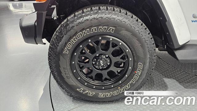 Jeep Wrangler JL 2.0 Overland Power Top 4Door 4xe - фото 4