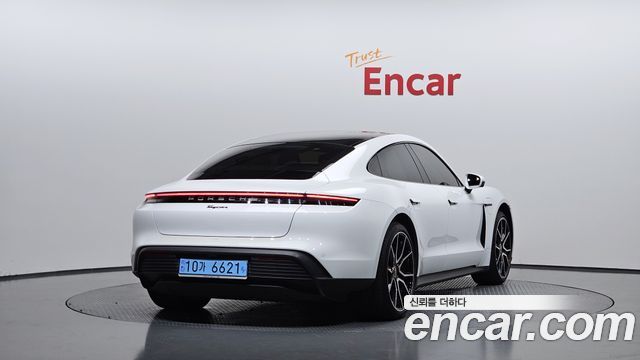 Porsche Taycan Base - фото 1