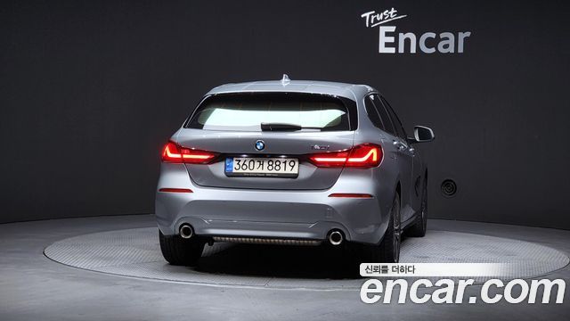 BMW 1-Series F40 120i Advantage - фото 3