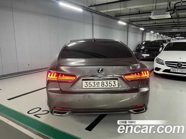 Lexus LS LS500 3.5 Platinum AWD - фото 1