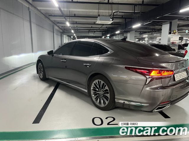 Lexus LS LS500 3.5 Platinum AWD - фото 2