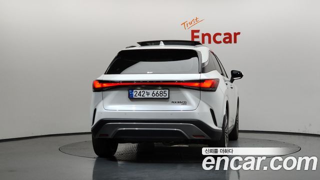 Lexus RX 5-го поколения Luxury - фото 3