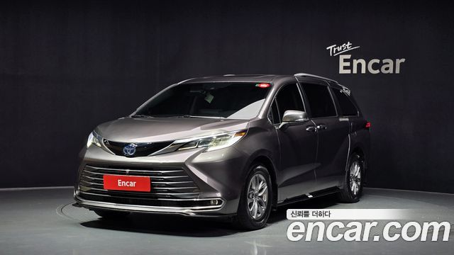 Toyota Sienna 4-го поколения 2.5 Hybrid AWD - фото 0