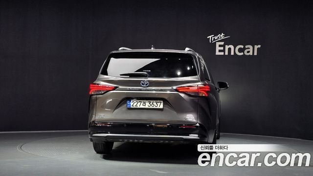 Toyota Sienna 4-го поколения 2.5 Hybrid AWD - фото 3