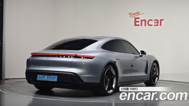 Porsche Taycan Base - фото 1