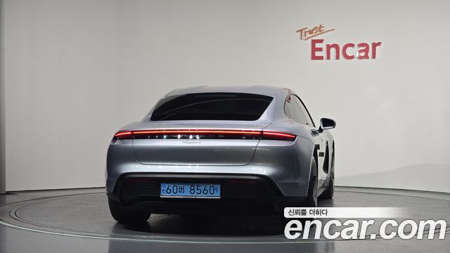 Porsche Taycan Base - фото 3