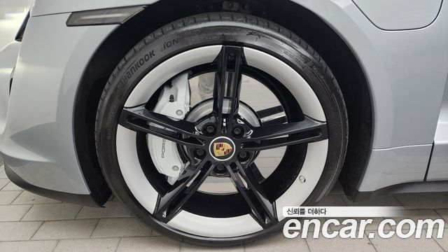 Porsche Taycan Base - фото 4
