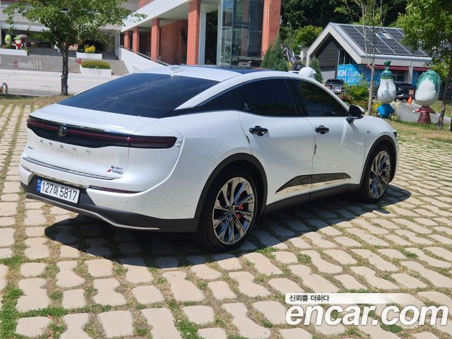 Toyota Crown 2.5 4WD Hybrid - фото 3