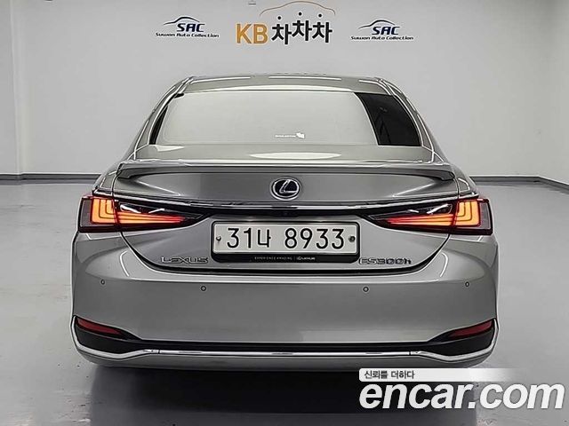Lexus ES 7-го поколения Luxury - фото 2