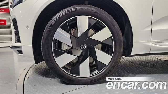 Volvo XC60 2-го поколения T8 Ultimate Bright - фото 3