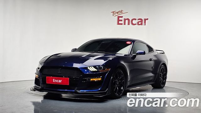 Ford Mustang Coupe - фото 0