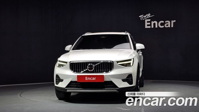 Volvo XC40 B4 Ultimate Bright - фото 2