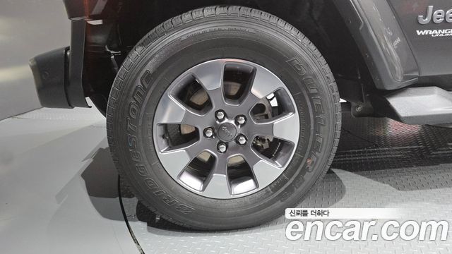 Jeep Wrangler JL 2.0 Overland 4Door - фото 4