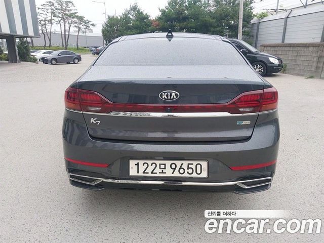 Kia K7 Premier, гибрид Signature - фото 2