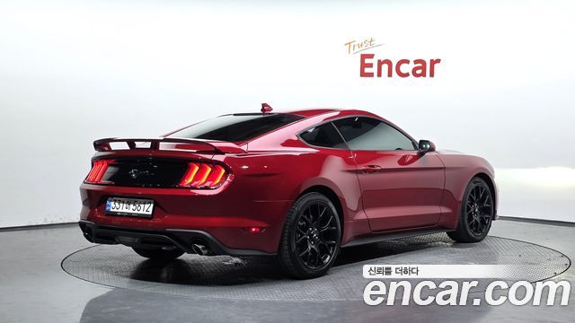 Ford Mustang Coupe - фото 0