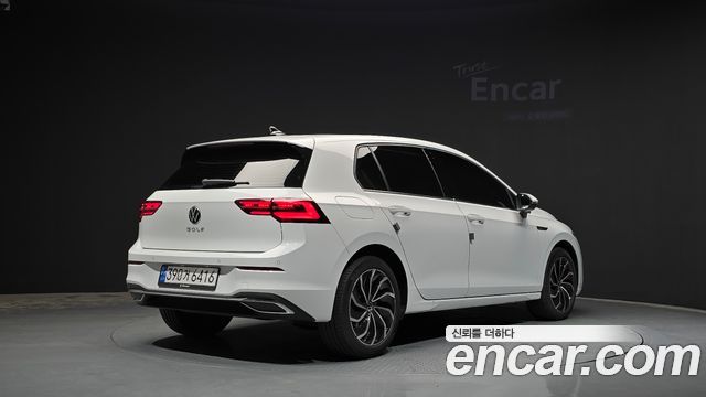 Volkswagen Golf 8-го поколения 2.0 TDI Prestige - фото 1