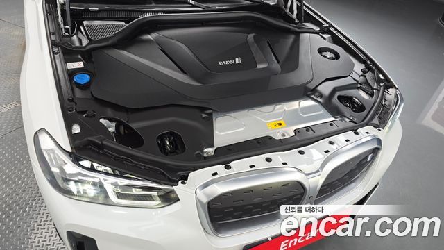 BMW iX3 M Sports - фото 4