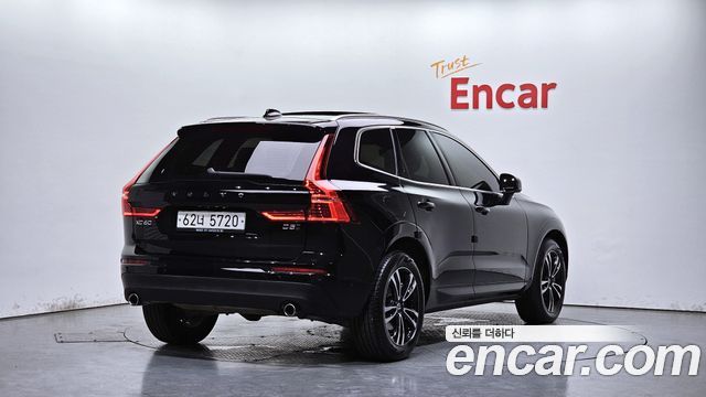 Volvo XC60 2-го поколения D5 Momentum - фото 1