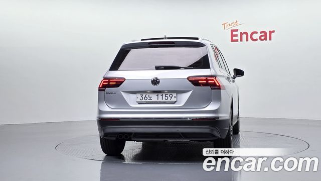 Volkswagen Tiguan 2-го поколения 2.0 TDI Prestige - фото 3