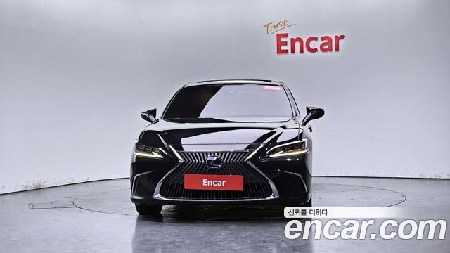 Lexus ES 7-го поколения Executive - фото 1