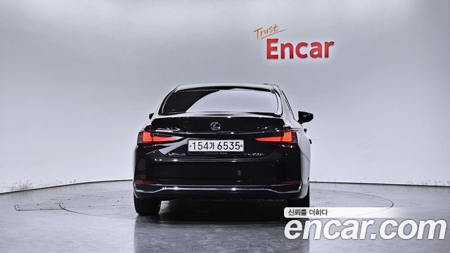 Lexus ES 7-го поколения Executive - фото 2