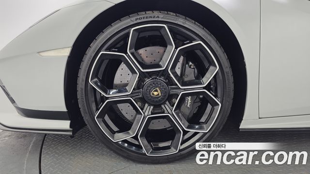 Lamborghini Huracan LP640-2 Tecnica - фото 4