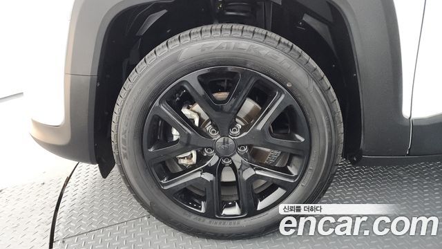 Jeep Renegade 1.3 Limited - фото 4
