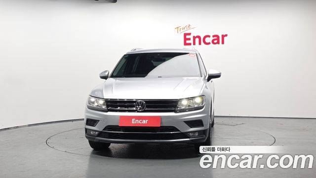 Volkswagen Tiguan 2-го поколения 2.0 TDI Premium - фото 2