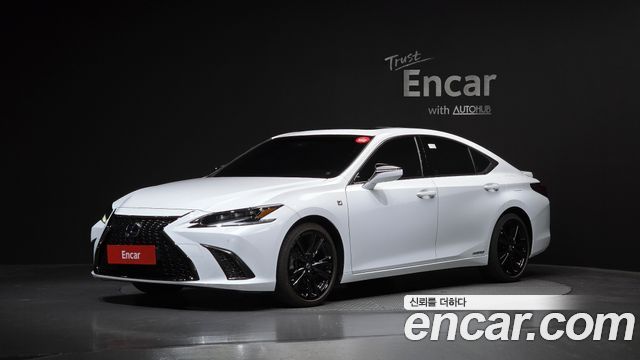 Lexus ES 7-го поколения F-Sport - фото 0