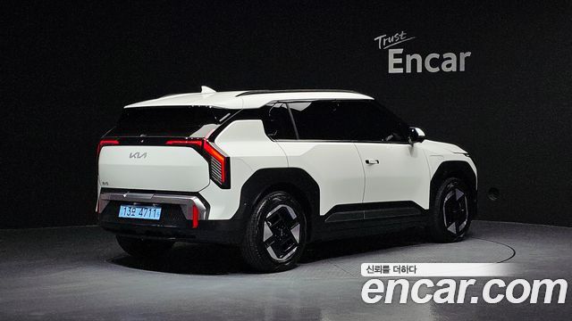 Kia EV3 Long Range 2WD Earth - фото 1