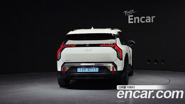 Kia EV3 Long Range 2WD Earth - фото 3