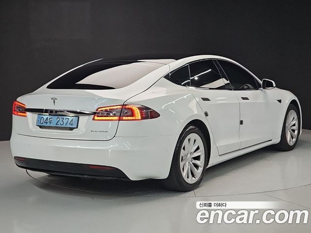 Tesla Model S Long Range - фото 1