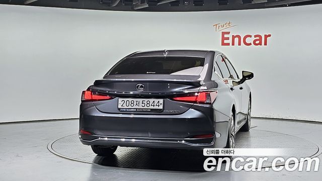 Lexus ES 7-го поколения Luxury Plus - фото 3