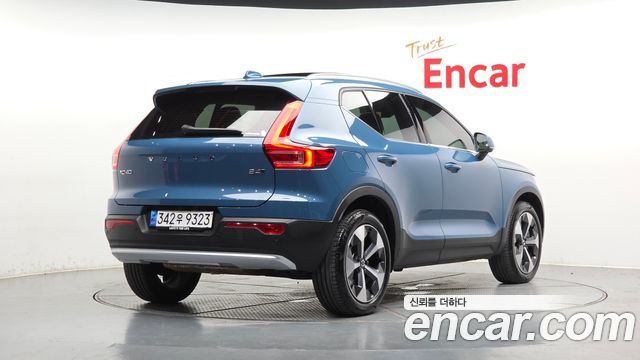 Volvo XC40 B4 Ultimate Bright - фото 1