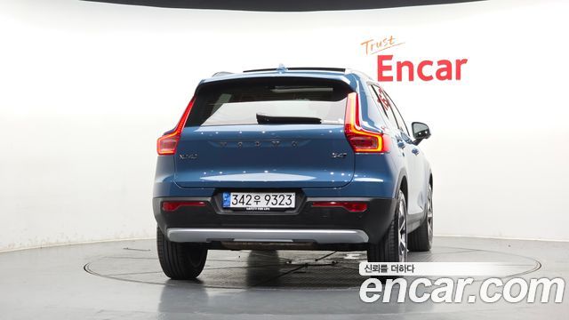Volvo XC40 B4 Ultimate Bright - фото 3